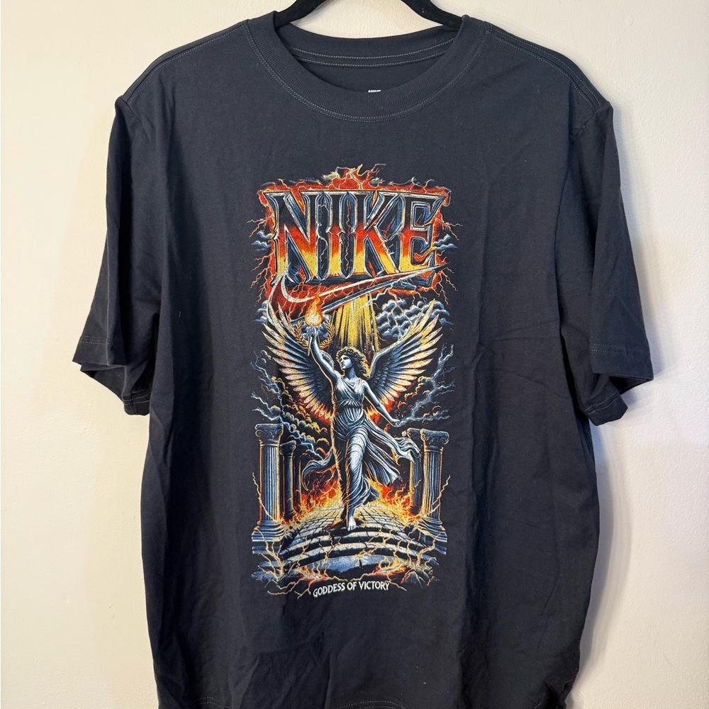 Nike Oversized Graphic Tee